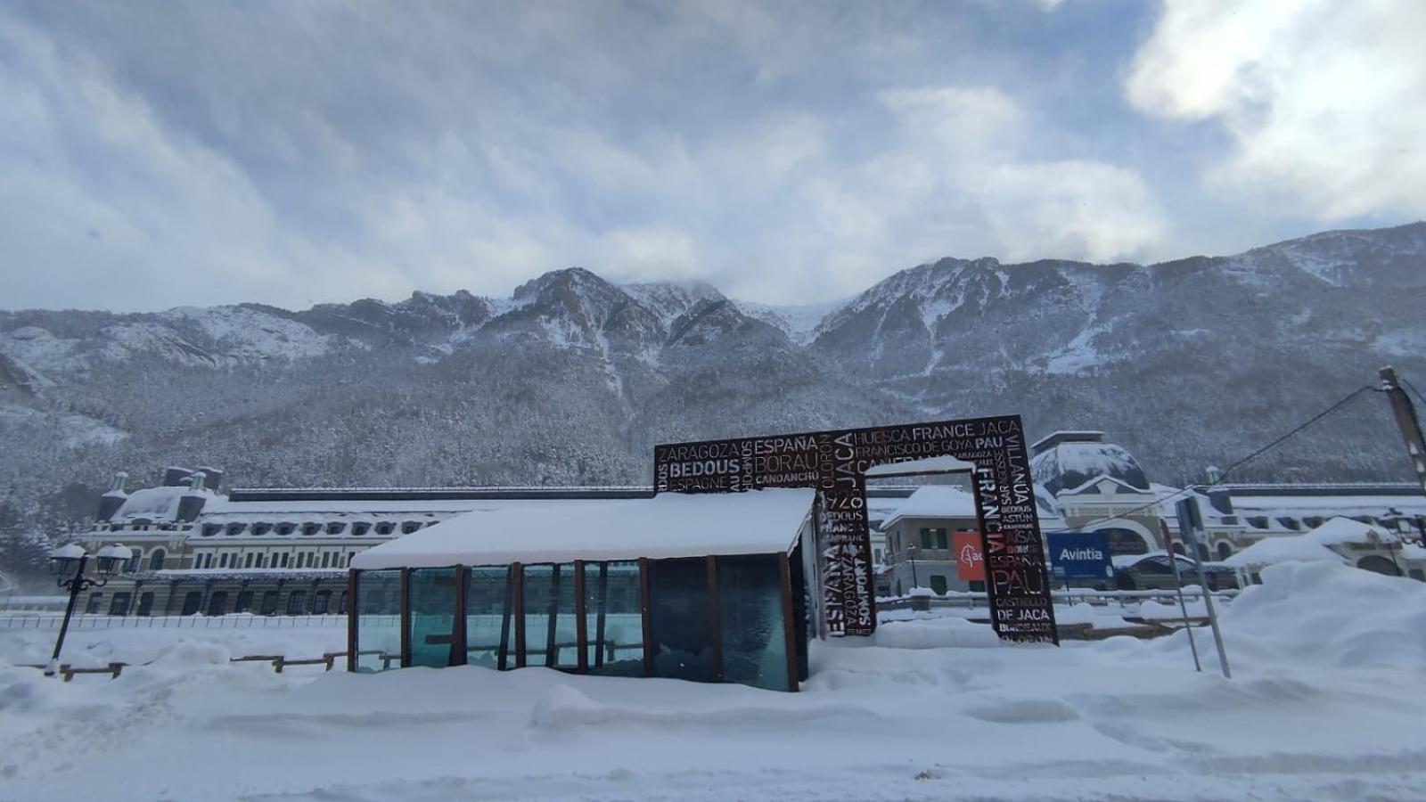 Arce Avairent Canfranc Estacion Appartement Buitenkant foto